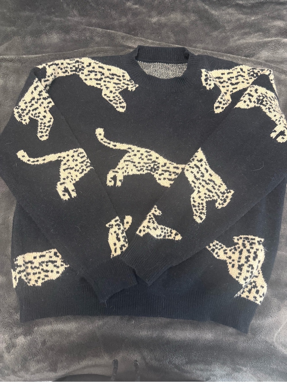 Women's cider size XL Black Sweater with Cream Leopard Motif